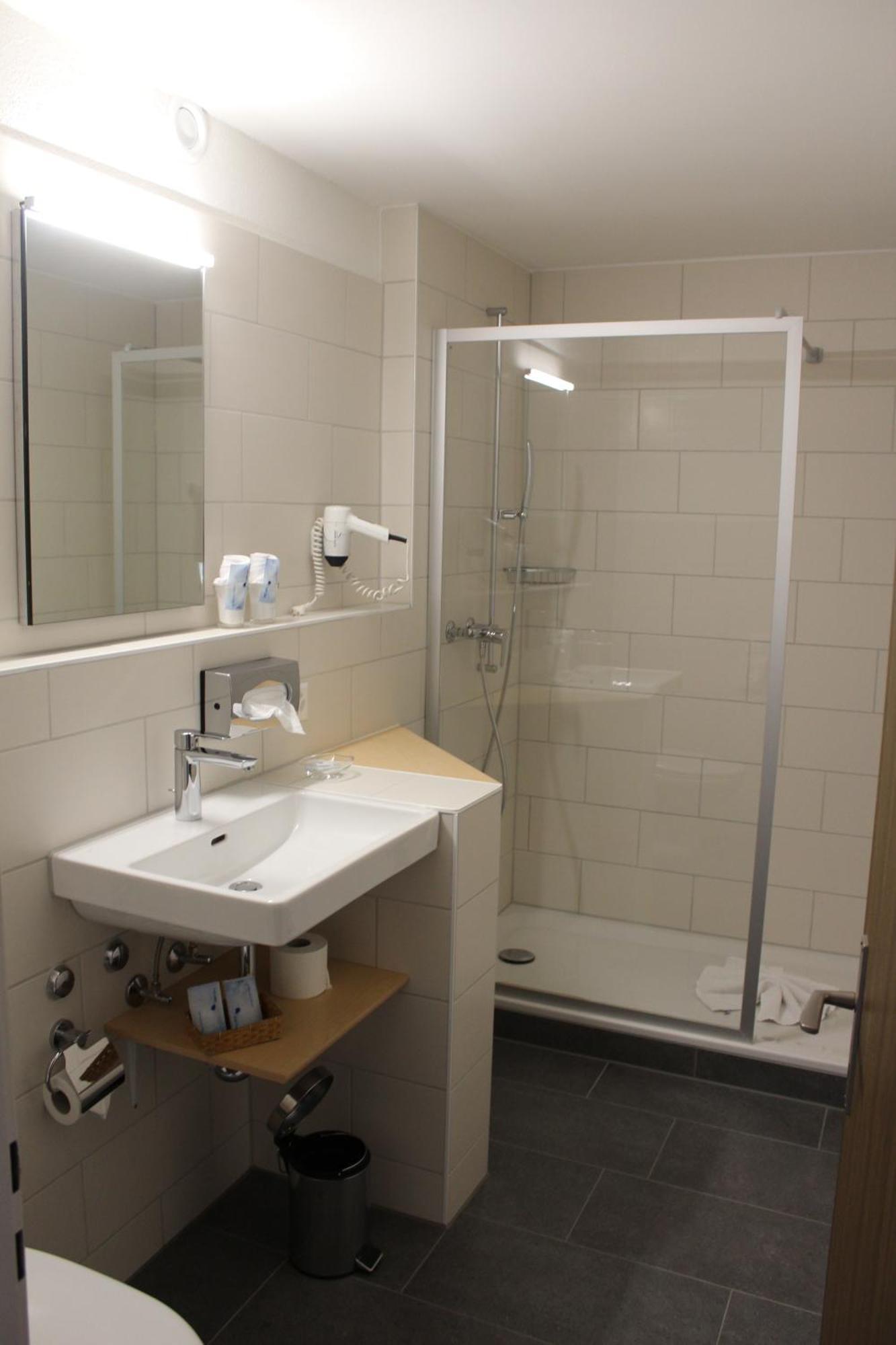Hotel Martinshof Zuchwil Zimmer foto