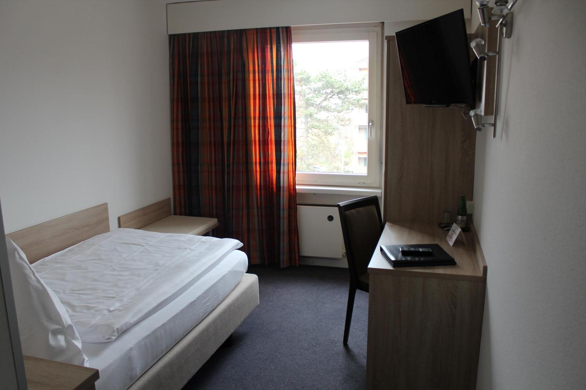 Hotel Martinshof Zuchwil Zimmer foto
