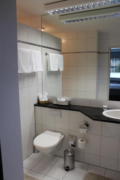 Hotel Martinshof Zuchwil Zimmer foto
