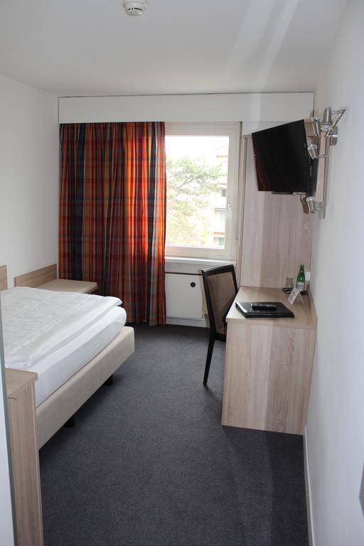 Hotel Martinshof Zuchwil Zimmer foto